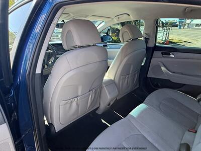 2017 Hyundai SONATA   - Photo 13 - Garden City, ID 83714