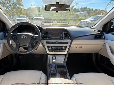 2017 Hyundai SONATA   - Photo 9 - Garden City, ID 83714