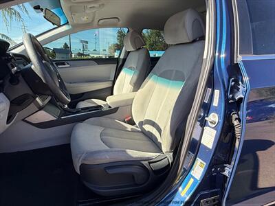 2017 Hyundai SONATA   - Photo 11 - Garden City, ID 83714