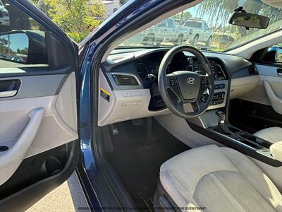 2017 Hyundai SONATA   - Photo 10 - Garden City, ID 83714