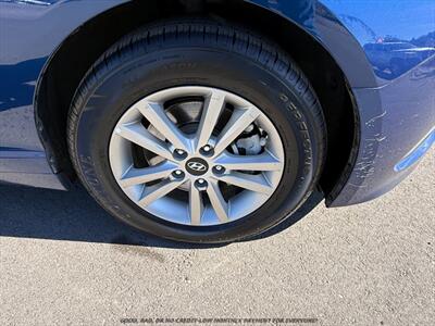 2017 Hyundai SONATA   - Photo 21 - Garden City, ID 83714
