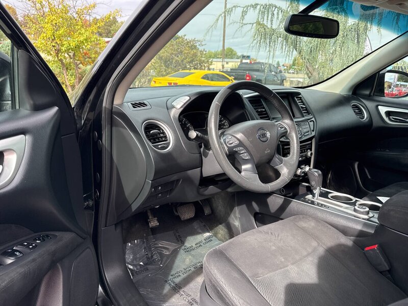 2016 Nissan Pathfinder SV 4x4 4dr SUV - Photo 11 - Garden City, ID 83714