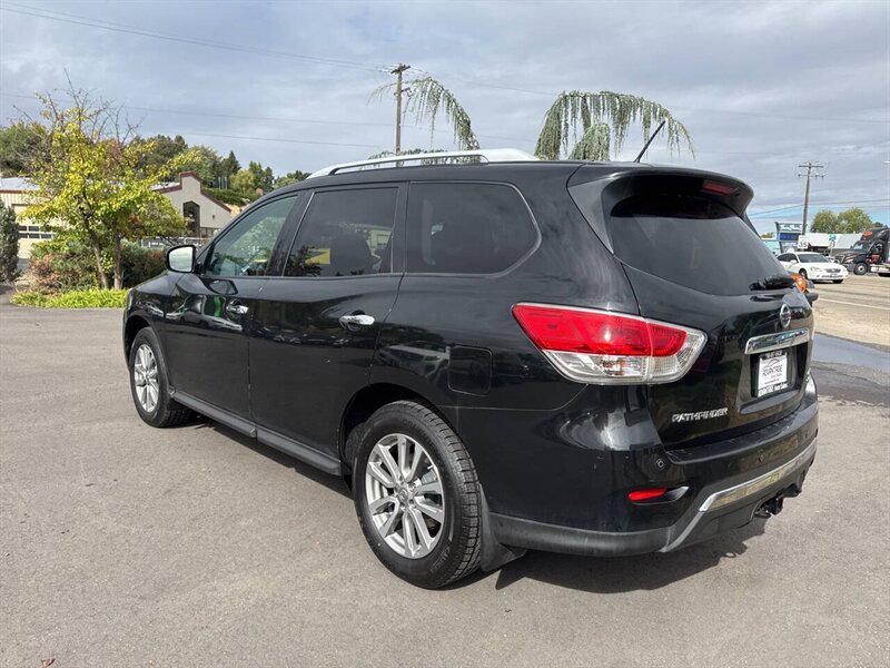 2016 Nissan Pathfinder SV 4x4 4dr SUV - Photo 5 - Garden City, ID 83714