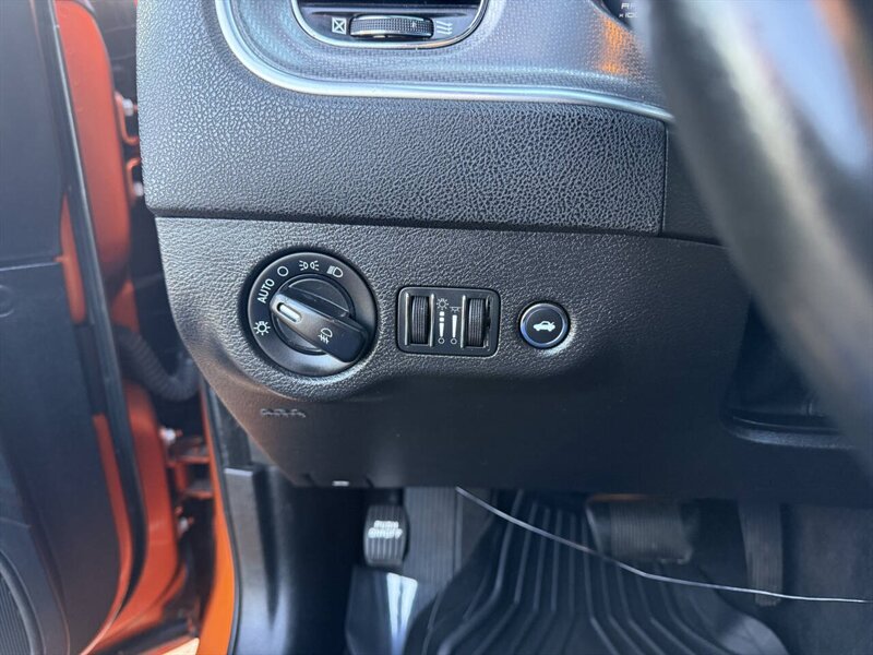 2011 Dodge Charger SE 4dr Sedan - Photo 24 - Garden City, ID 83714