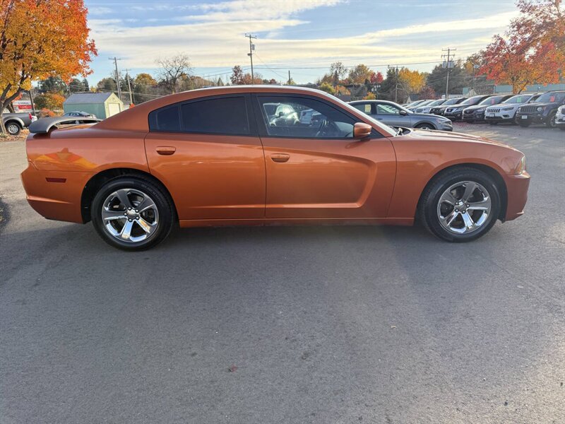 2011 Dodge Charger SE 4dr Sedan - Photo 8 - Garden City, ID 83714