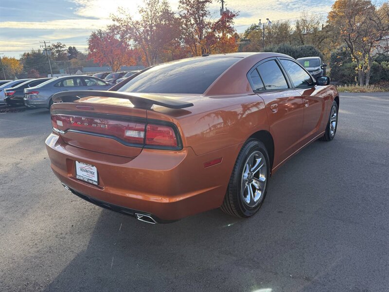 2011 Dodge Charger SE 4dr Sedan - Photo 7 - Garden City, ID 83714