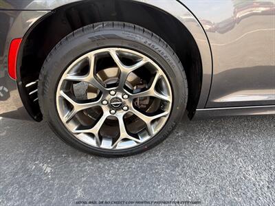 2015 Chrysler 300 Series S - Photo 23 - Garden City, ID 83714