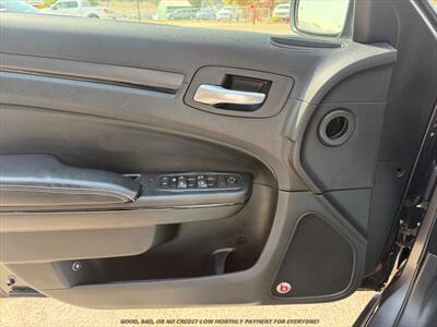 2015 Chrysler 300 Series S - Photo 25 - Garden City, ID 83714