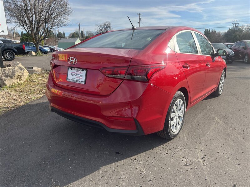 2021 Hyundai Accent SE 4dr Sedan CVT - Photo 6 - Garden City, ID 83714