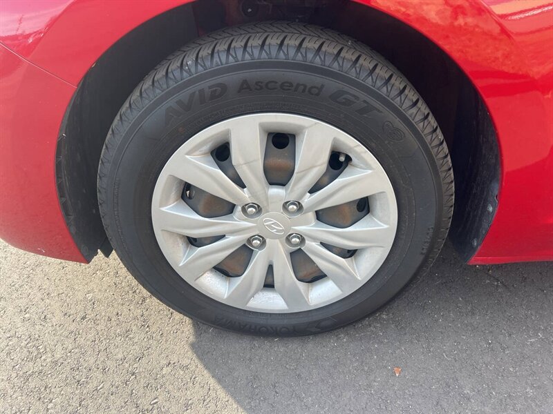 2021 Hyundai Accent SE 4dr Sedan CVT - Photo 18 - Garden City, ID 83714