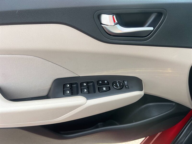 2021 Hyundai Accent SE 4dr Sedan CVT - Photo 17 - Garden City, ID 83714