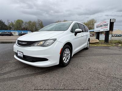 2017 Chrysler Pacifica LX   - Photo 3 - Garden City, ID 83714
