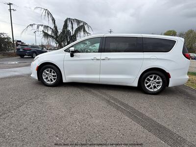 2017 Chrysler Pacifica LX   - Photo 4 - Garden City, ID 83714