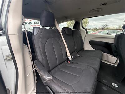 2017 Chrysler Pacifica LX   - Photo 17 - Garden City, ID 83714