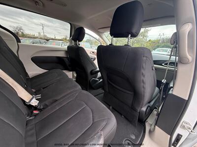 2017 Chrysler Pacifica LX   - Photo 18 - Garden City, ID 83714