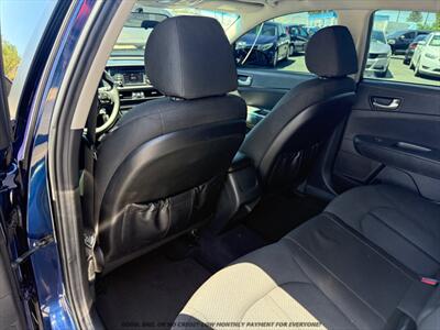 2017 Kia Optima LX - Photo 15 - Garden City, ID 83714