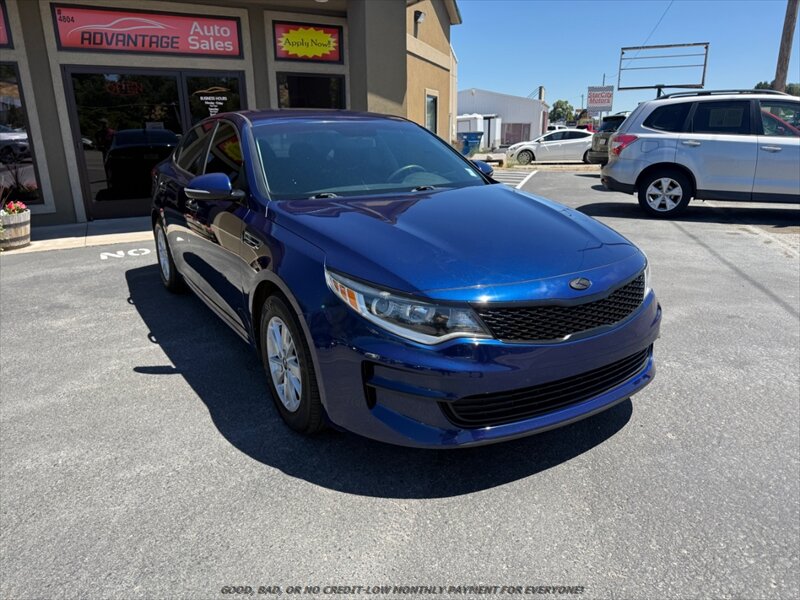 2017 Kia Optima LX   - Photo 1 - Garden City, ID 83714