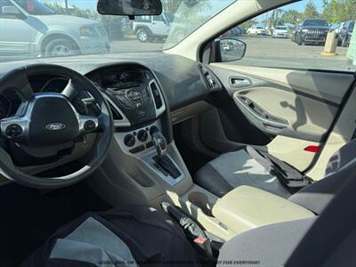 2012 Ford Focus SE - Photo 5 - Garden City, ID 83714