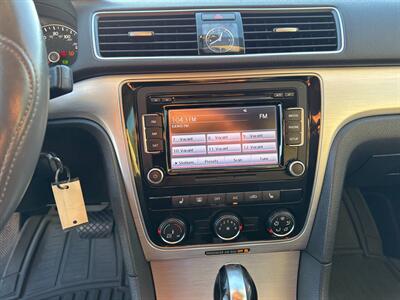 2013 Volkswagen Passat SE PZEV 4dr Sedan 6A - Photo 13 - Garden City, ID 83714