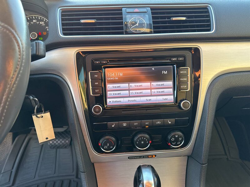 2013 Volkswagen Passat SE PZEV 4dr Sedan 6A - Photo 13 - Garden City, ID 83714