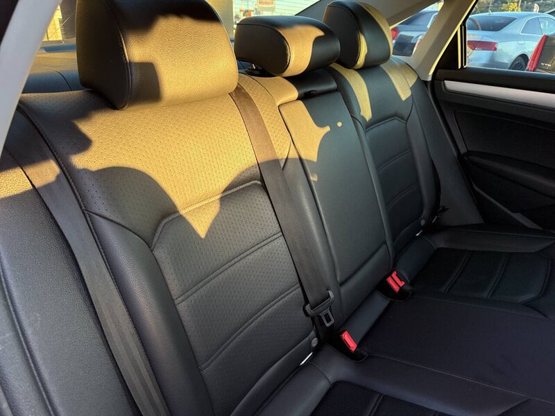 2013 Volkswagen Passat SE PZEV 4dr Sedan 6A - Photo 17 - Garden City, ID 83714