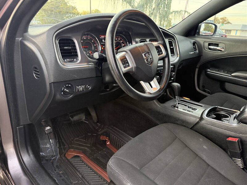 2014 Dodge Charger SE 4dr Sedan - Photo 9 - Garden City, ID 83714
