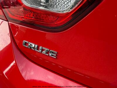 2017 Chevrolet Cruze LT Auto   - Photo 29 - Garden City, ID 83714