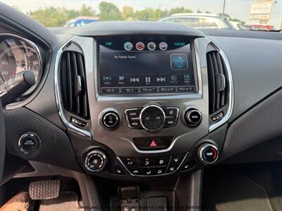 2017 Chevrolet Cruze LT Auto   - Photo 26 - Garden City, ID 83714