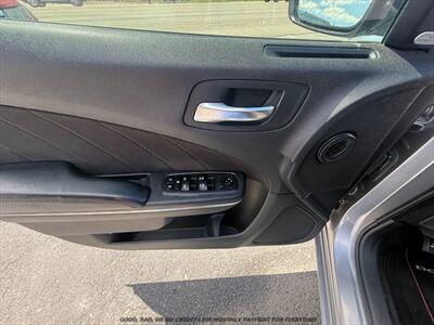 2015 Dodge Charger SXT   - Photo 19 - Garden City, ID 83714