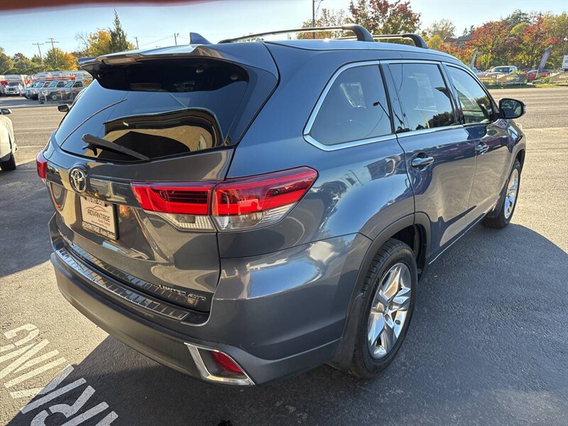 2017 Toyota Highlander Limited AWD 4dr SUV - Photo 7 - Garden City, ID 83714