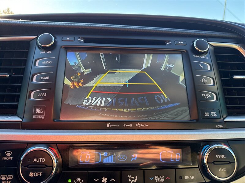 2017 Toyota Highlander Limited AWD 4dr SUV - Photo 14 - Garden City, ID 83714