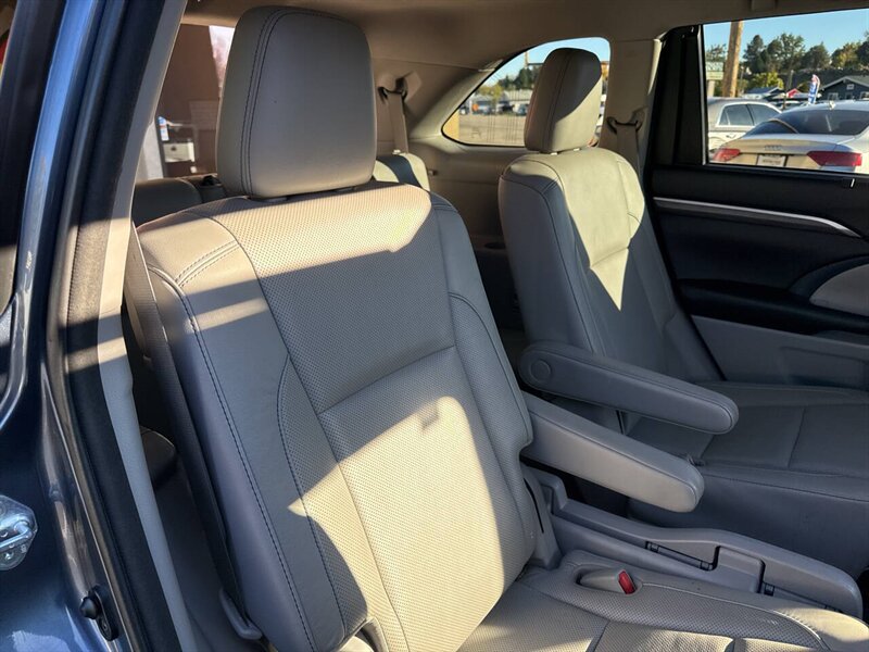 2017 Toyota Highlander Limited AWD 4dr SUV - Photo 21 - Garden City, ID 83714