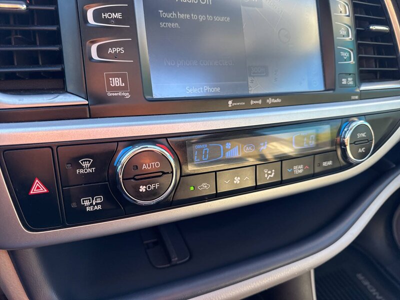 2017 Toyota Highlander Limited AWD 4dr SUV - Photo 30 - Garden City, ID 83714