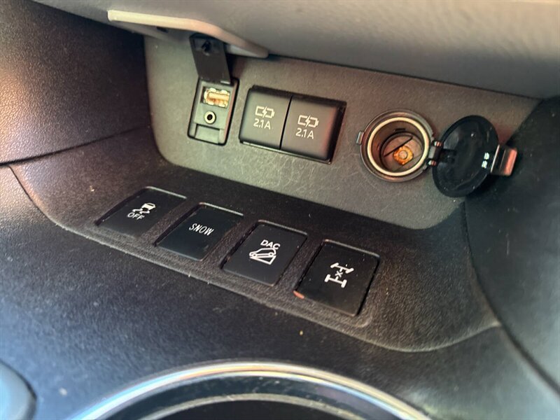 2017 Toyota Highlander Limited AWD 4dr SUV - Photo 38 - Garden City, ID 83714