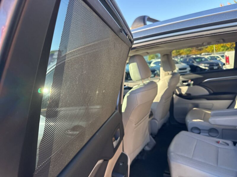 2017 Toyota Highlander Limited AWD 4dr SUV - Photo 36 - Garden City, ID 83714
