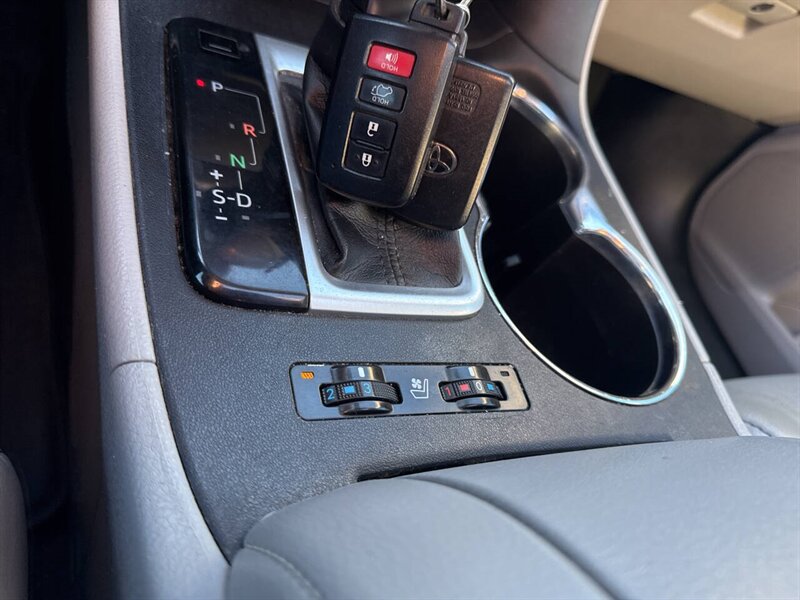 2017 Toyota Highlander Limited AWD 4dr SUV - Photo 31 - Garden City, ID 83714