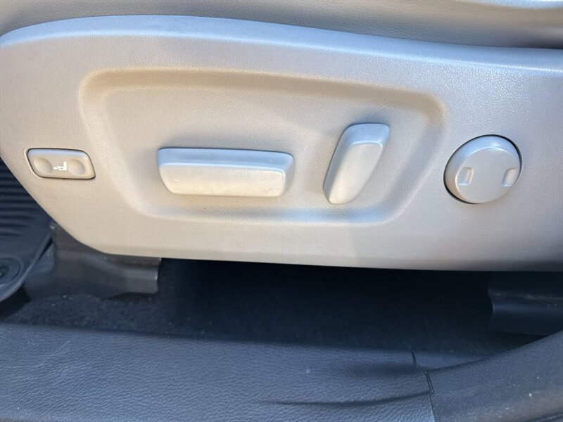 2017 Toyota Highlander Limited AWD 4dr SUV - Photo 34 - Garden City, ID 83714