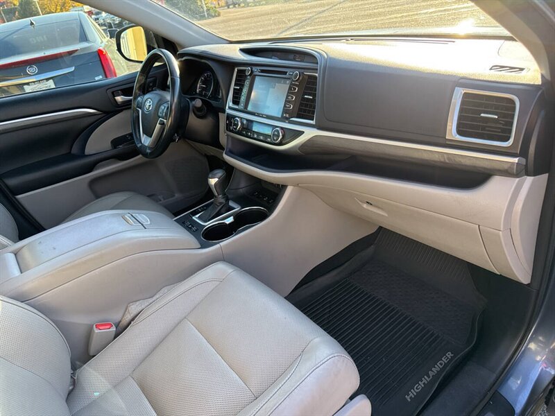 2017 Toyota Highlander Limited AWD 4dr SUV - Photo 24 - Garden City, ID 83714