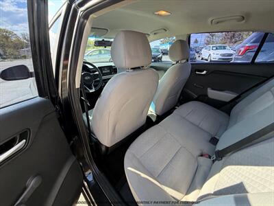 2018 Kia Rio LX   - Photo 11 - Garden City, ID 83714