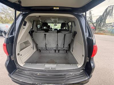 2009 Volkswagen Routan SEL   - Photo 16 - Garden City, ID 83714