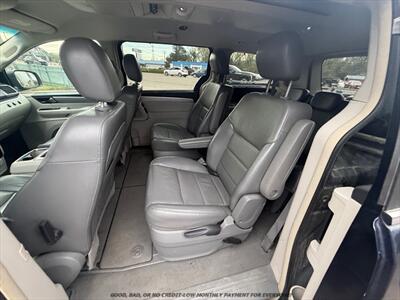 2009 Volkswagen Routan SEL   - Photo 14 - Garden City, ID 83714