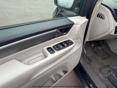 2009 Volkswagen Routan SEL   - Photo 13 - Garden City, ID 83714