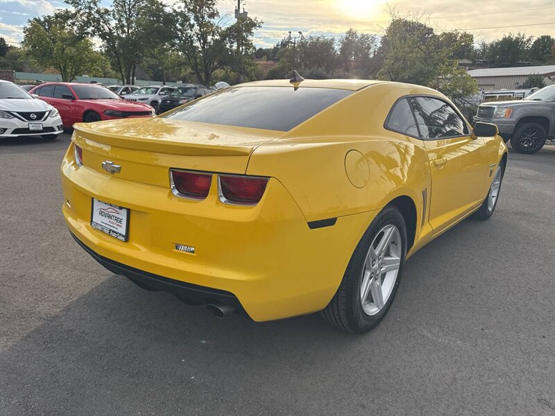 2012 Chevrolet Camaro LT 2dr Coupe w/1LT - Photo 7 - Garden City, ID 83714