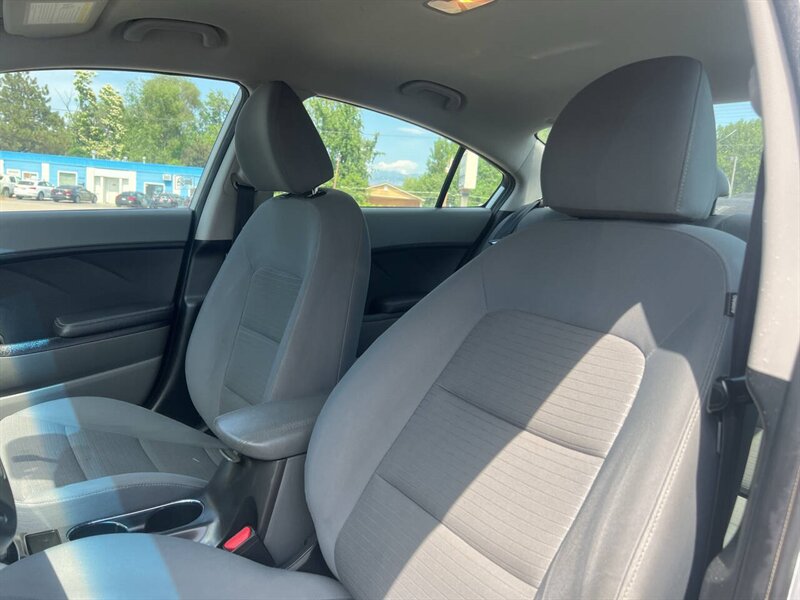 2018 Kia Forte LX 4dr Sedan 6A - Photo 11 - Garden City, ID 83714