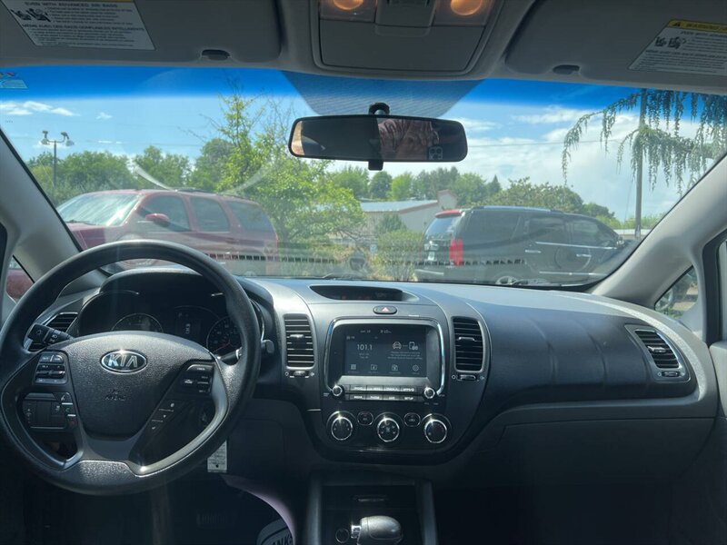 2018 Kia Forte LX 4dr Sedan 6A - Photo 9 - Garden City, ID 83714