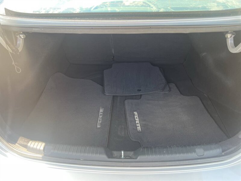 2018 Kia Forte LX 4dr Sedan 6A - Photo 16 - Garden City, ID 83714