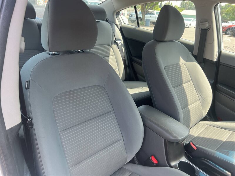 2018 Kia Forte LX 4dr Sedan 6A - Photo 19 - Garden City, ID 83714