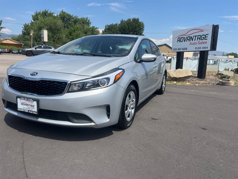 2018 Kia Forte LX 4dr Sedan 6A - Photo 4 - Garden City, ID 83714