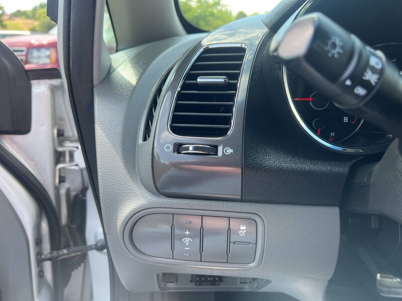 2018 Kia Forte LX 4dr Sedan 6A - Photo 23 - Garden City, ID 83714