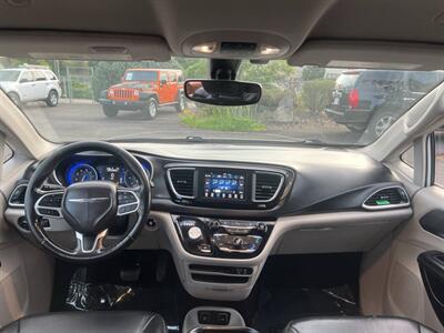 2020 Chrysler Pacifica Touring L 4dr Mini Van - Photo 9 - Garden City, ID 83714